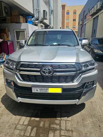 Toyota Land Cruiser GXR V6 4.0L ( Upgraded to 2021 + Original Parts Available )