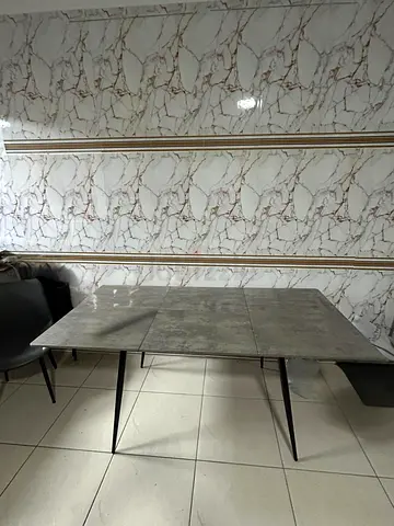 MUST GO: Modern Extendable Dining Table (4-6 Seater) + Chairs