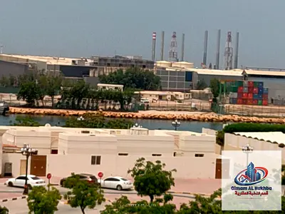 شقة غرفتين وصالة للإيجار في المجرة بإطلالة بحرية مع بلكونة وتكييف مركزي وغاز مركزي موقع مميز