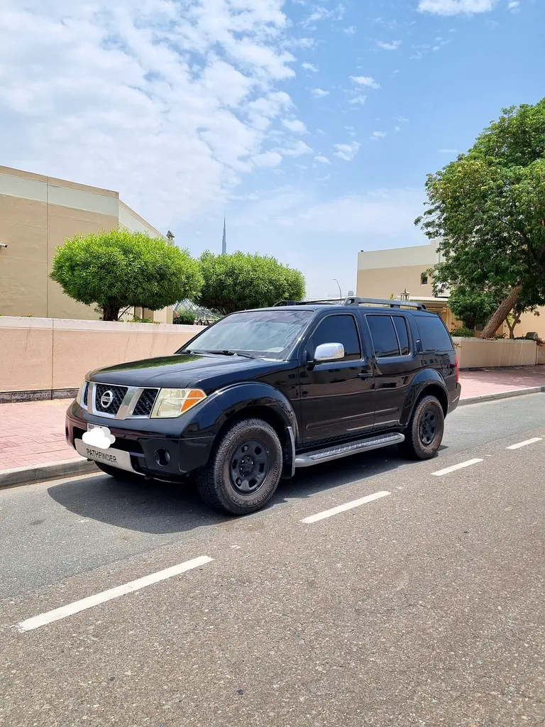 Nissan Pathfinder 2007 — photo 1 of 12