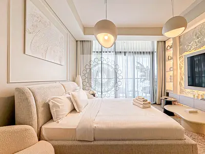 Skyline Studio with Canal View | Bills Included