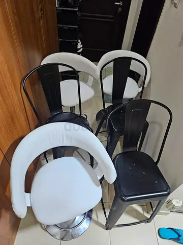 Set of 3 mixed dining chairs (3 metal black, 3 white swivel/bar style)