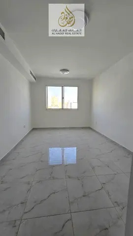 الجرف 3 غرفه وصاله  مقابل مدرسه وودليم بارك وخلف السوق الصيني  تاني ساكن 2 حمام وبلكونه مساحه ممتازه  31 الف 4/6 دفعات تامين شيك لا يصرف