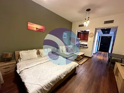 With balcony ! Next to pool ! Near Metro ! Studio