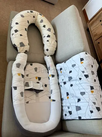 Portable baby lounger/nest with matching changing mat - light grey pattern