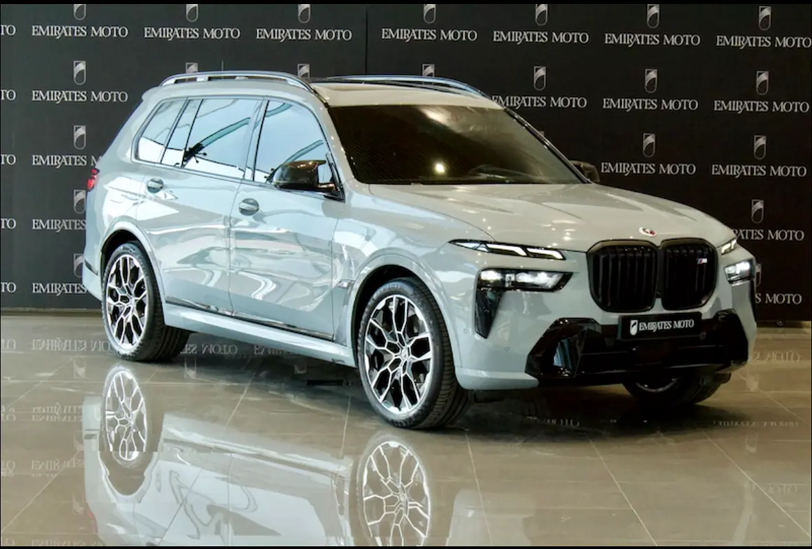 BMW X7 2023 — photo 1 of 6