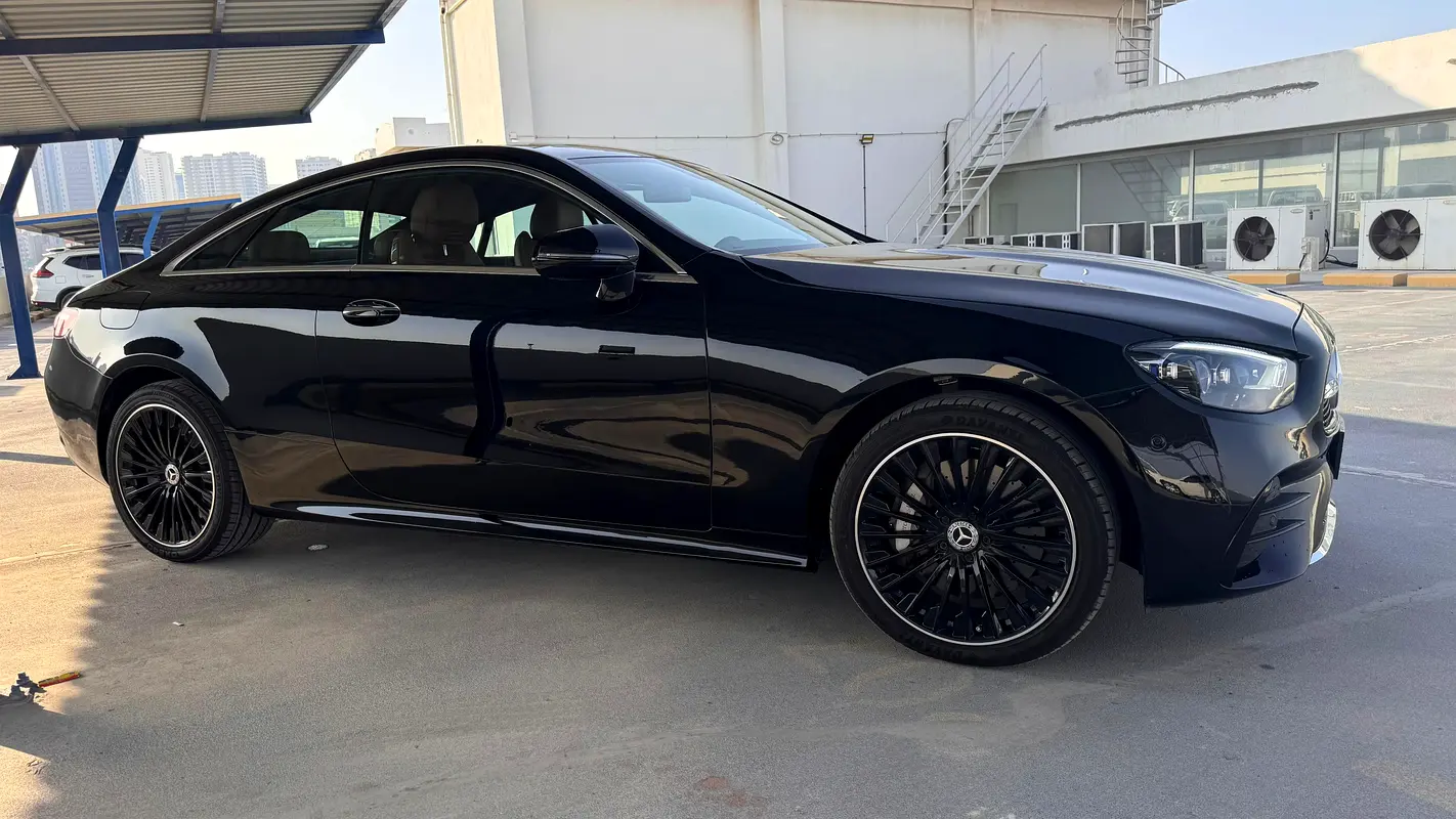 Mercedes-Benz E-Class 2021 — photo 1 of 20