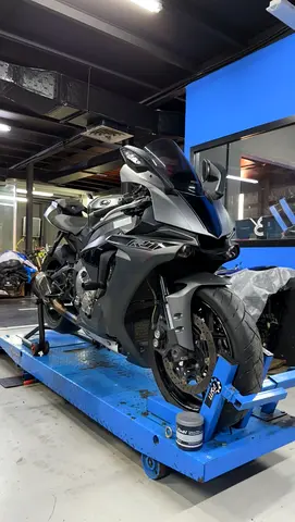 Yamaha r1