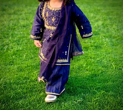 3 piece -top +bottom + dupatta Brand new Beautiful blue dress size 2-3Y shirt Fabric : Raw slik