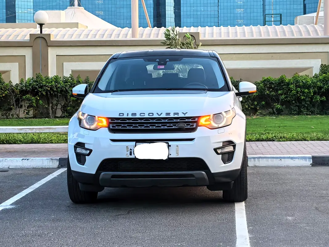 Land Rover Discovery Sport 2015 — photo 1 of 19