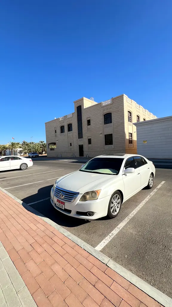 Toyota Avalon 2008 — photo 1 of 7