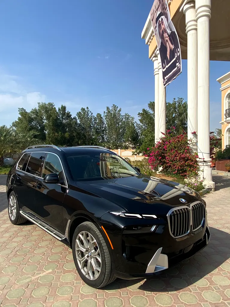BMW X7 2025 — photo 1 of 15