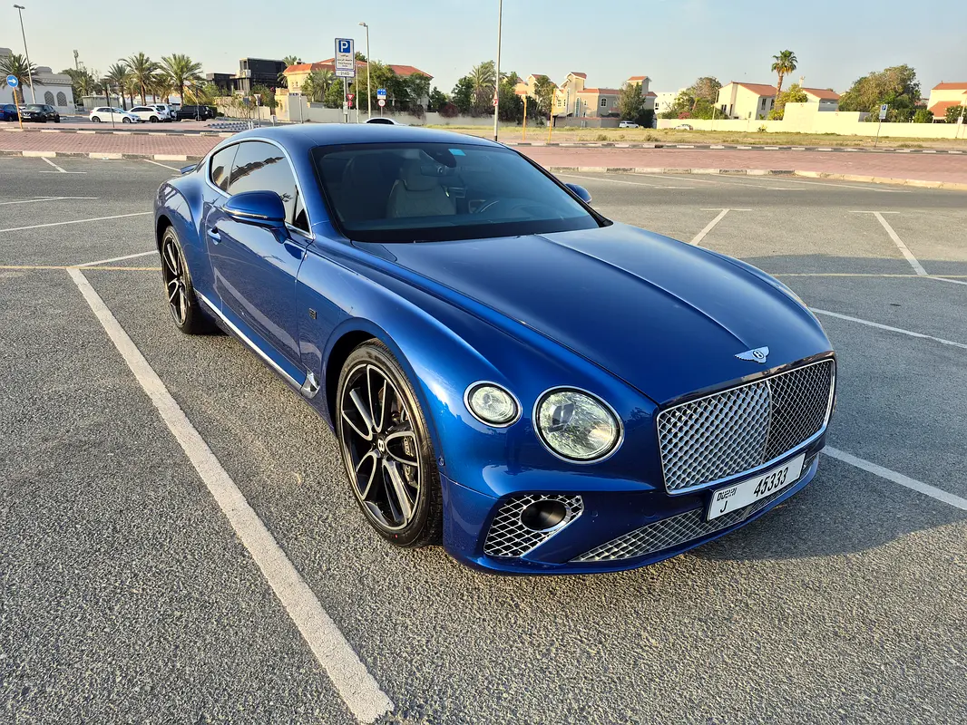 Bentley Continental 2019 — photo 1 of 19