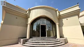 For rent Al rahmania 6 bedroom Tow majlis Hall Kitchen Maidroom Driver room 14,000 sqft Price 150k n