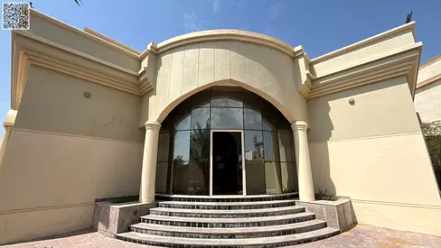 For rent Al rahmania 6 bedroom Tow majlis Hall Kitchen Maidroom Driver room 14,000 sqft Price 150k negotiable