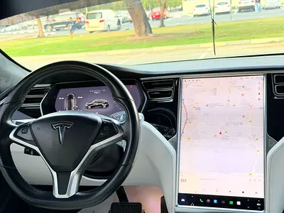 2017 Tesla MODEL S — фото 2