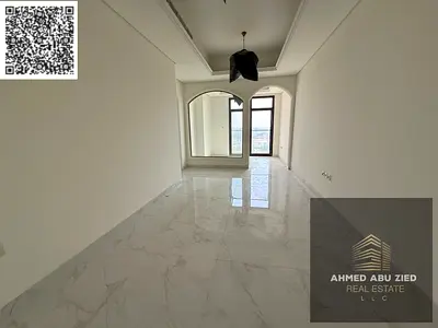 First occupancy, free month's stay with a swimming pool and jacuzzi upon signing the contract. Built-in wardrobes for space saving. Top-of-the-line 3