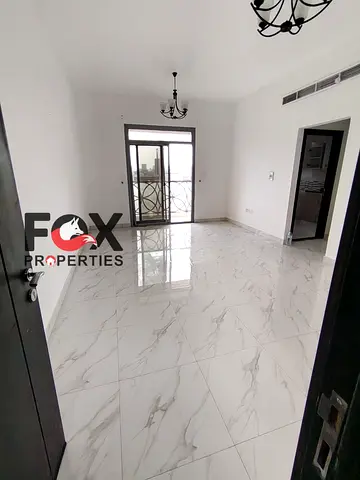 3 غرف وصالة ، 3 حمام ، تكييف مركزي ، بلكونة باطلالة مفتوحة بالروضة ٣ علي شارع الشيخ عمار مباشرة ، قريب من جميع الخدمات ومخرج دبي والشارقة السعر : 5500