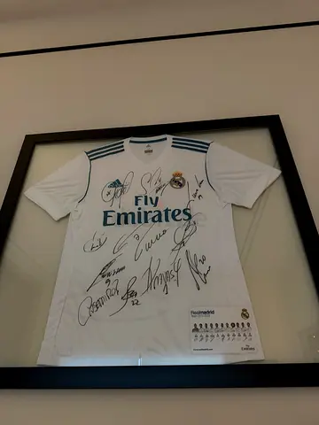 Real Madrid 2017-2018 signed jersey