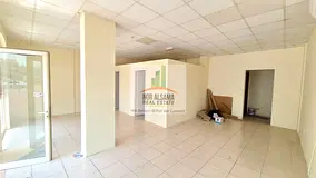 Street-Facing Shop | England Cluster | Glass Frontage