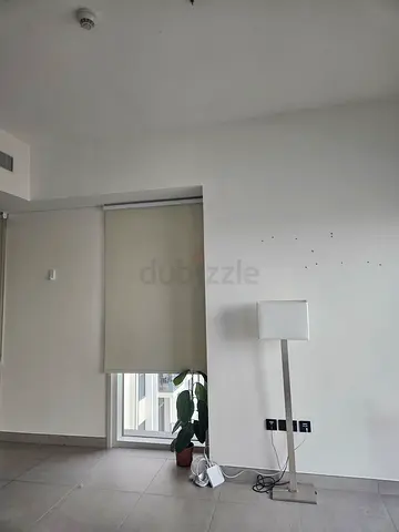 Set of 2 white blinds black out