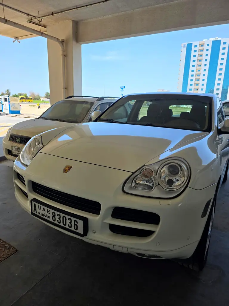 Porsche Cayenne 2006 — photo 1 of 5