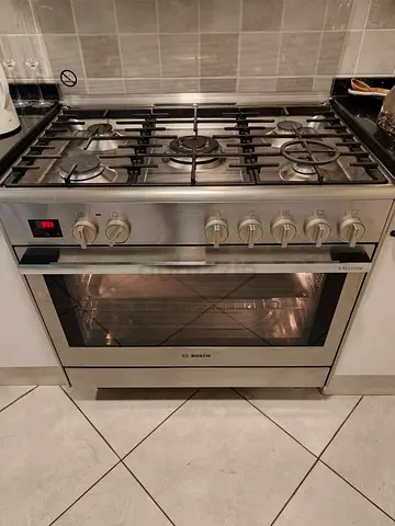 Bosch Series 8 Dual Combination Stove Mint Use Like New