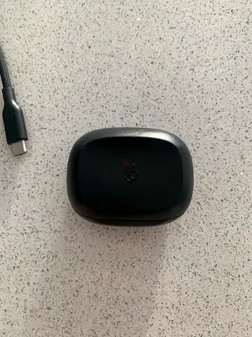 Skullcandy true wireless earbuds with charging case (USB-C) - used