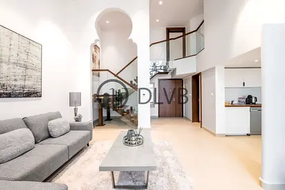 LUXURY DUBLEX | VACANT | RENOVATED | FULLY FURNISHED