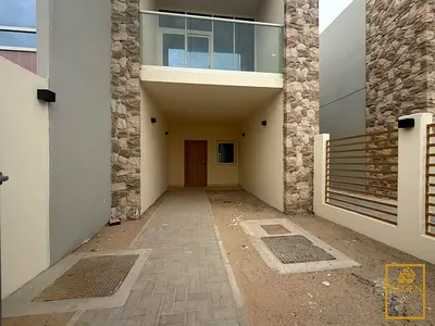 END unit | Private Courtyard | Spacious Layout