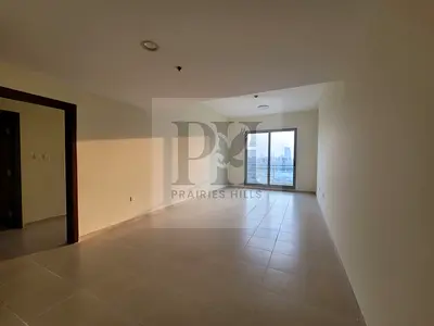 شقة واسعة بغرفة نوم واحدة مع شرفة