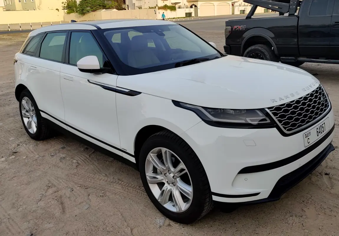 Land Rover Range Rover Velar 2020 — photo 1 of 5