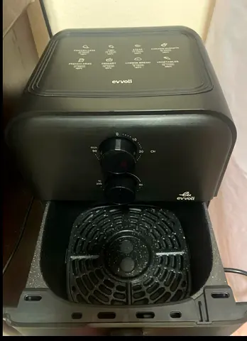 Evvoli 4L Air Fryer, Compact Design, Fast Crispy Cooking, Compact Air Fryer - Good Working Conditio.