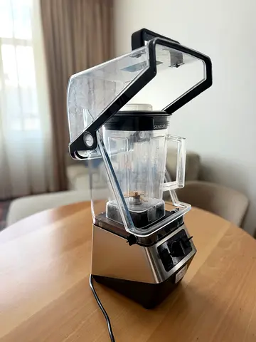 High-power Countertop Blender with Sound Shield (Used)