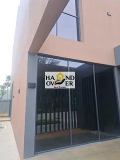 SEMIDETACHED VILLA/4BED/SINGLE ROW