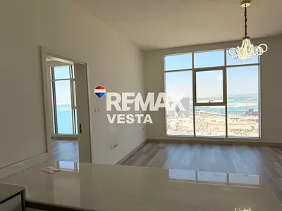 Upgraded Unit | Big Balcony | Waterfront Living