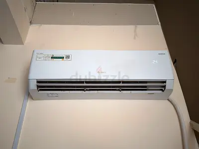 Gree 2 Ton Wall-Mounted Split AC Unit - 24°C Display, Good Working Condition