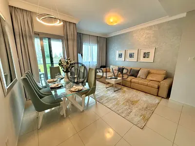 شقة مخدومة من 3 غرف نوم | **إطلالة على برج خليفة** | مفروشة | داماك ميزون مول ستريت