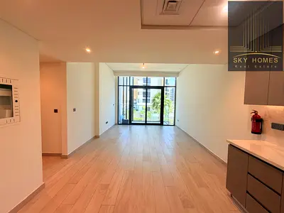 SPACIOUS 3 B R APARTMENT WITH FREE CHILLER // FITTED KITCHEN