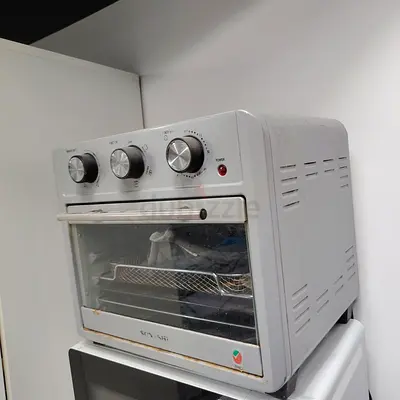 Used Electric Countertop Oven / Toaster Oven - Good Working Condition