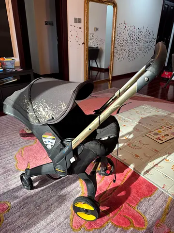 Doona Plus Doona+ Infant Car Seat and Stroller with ISOFIX Base for the car, Infant inserts
