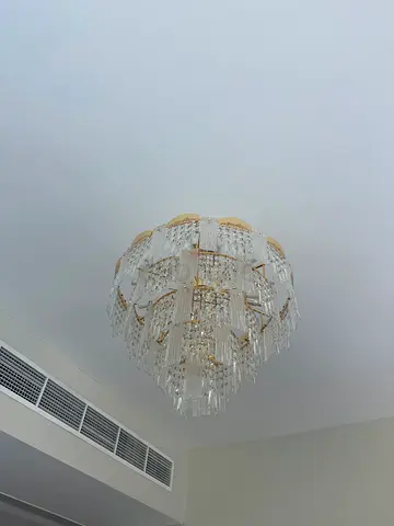 Crystal chandelier ceiling light - elegant glass tiers