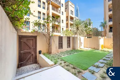 Garden apartment | Large | Corner Layout