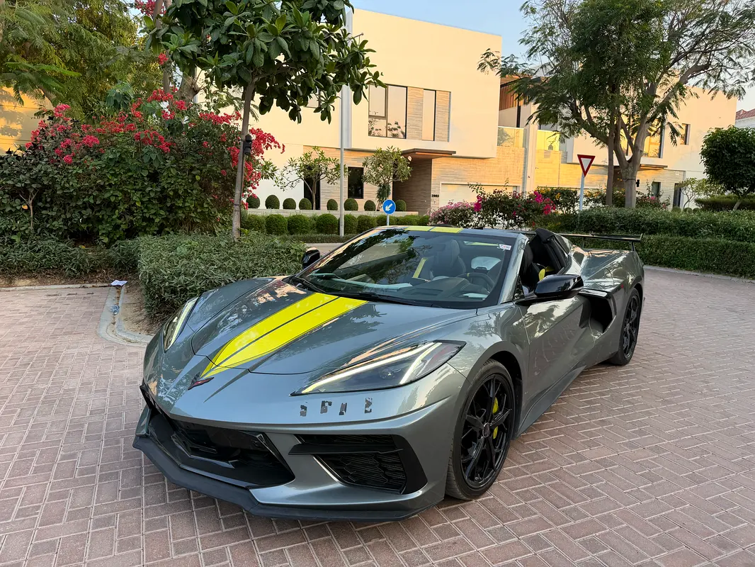 Chevrolet Corvette 2022 — photo 1 of 17