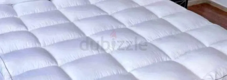 White Quilted Mattress Topper / Mattress Pad - King Size (Good Condition)