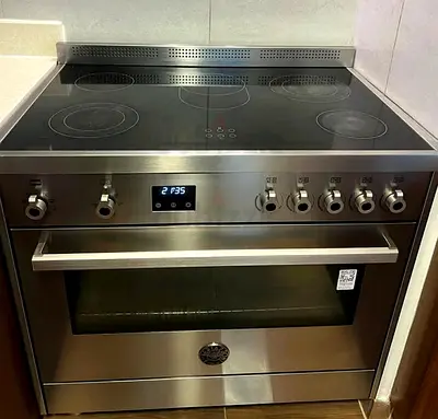 Bertazzoni Electric Ceramic Cooker 90cm BARELY USE SAME AS NEW