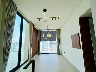 كورنر 2 غرف نوم | إطلالات البرج ووسط المدينة | مسبح تراس كبير