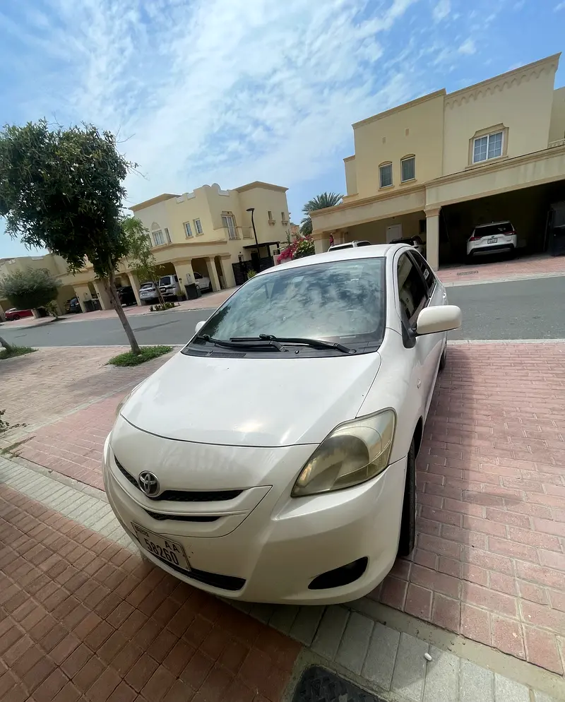 Toyota Yaris 2007 — photo 1 of 13