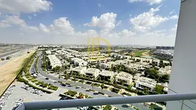 Vacant | Golf Course View|1 Bed| Kitchen Equipped