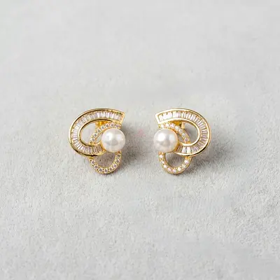 Gold Pearl Earrings